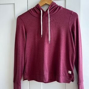 Vuori halo crop hoodie